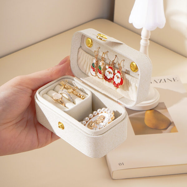 Mini jewelry case